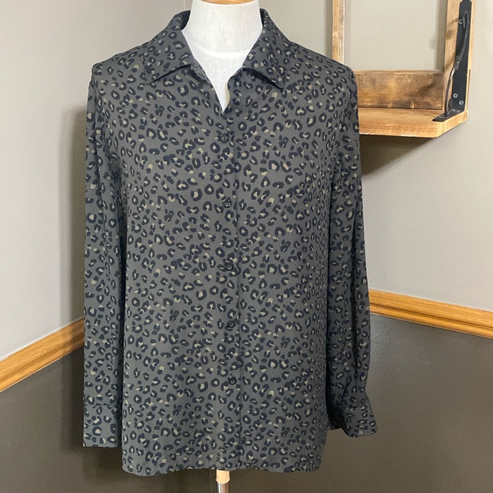 Chelsea & Theodore Brown Leopard Print Button Front Long Sleeve blouse size L